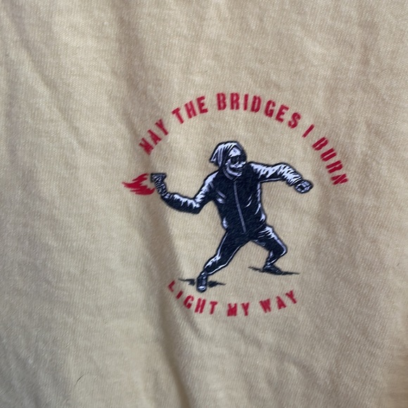 The last call co. Yellow tee - Picture 2 of 4